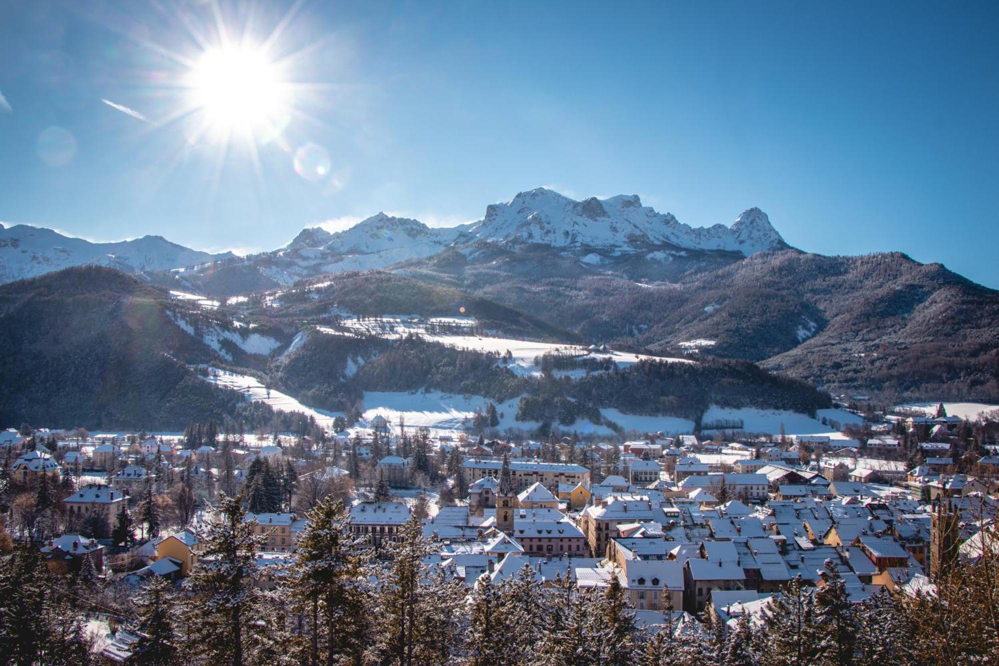 La Capitale - Les Gites De L Argile Barcelonnette Bagian luar foto