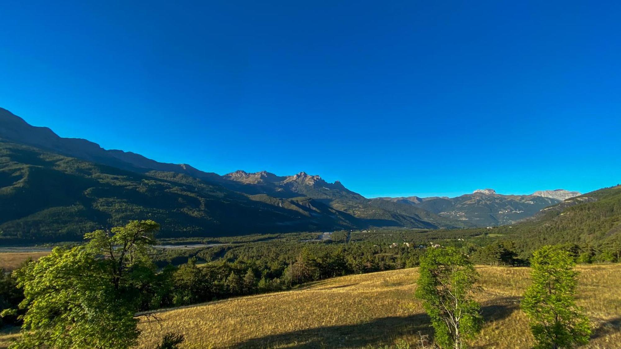 La Capitale - Les Gites De L Argile Barcelonnette Bagian luar foto