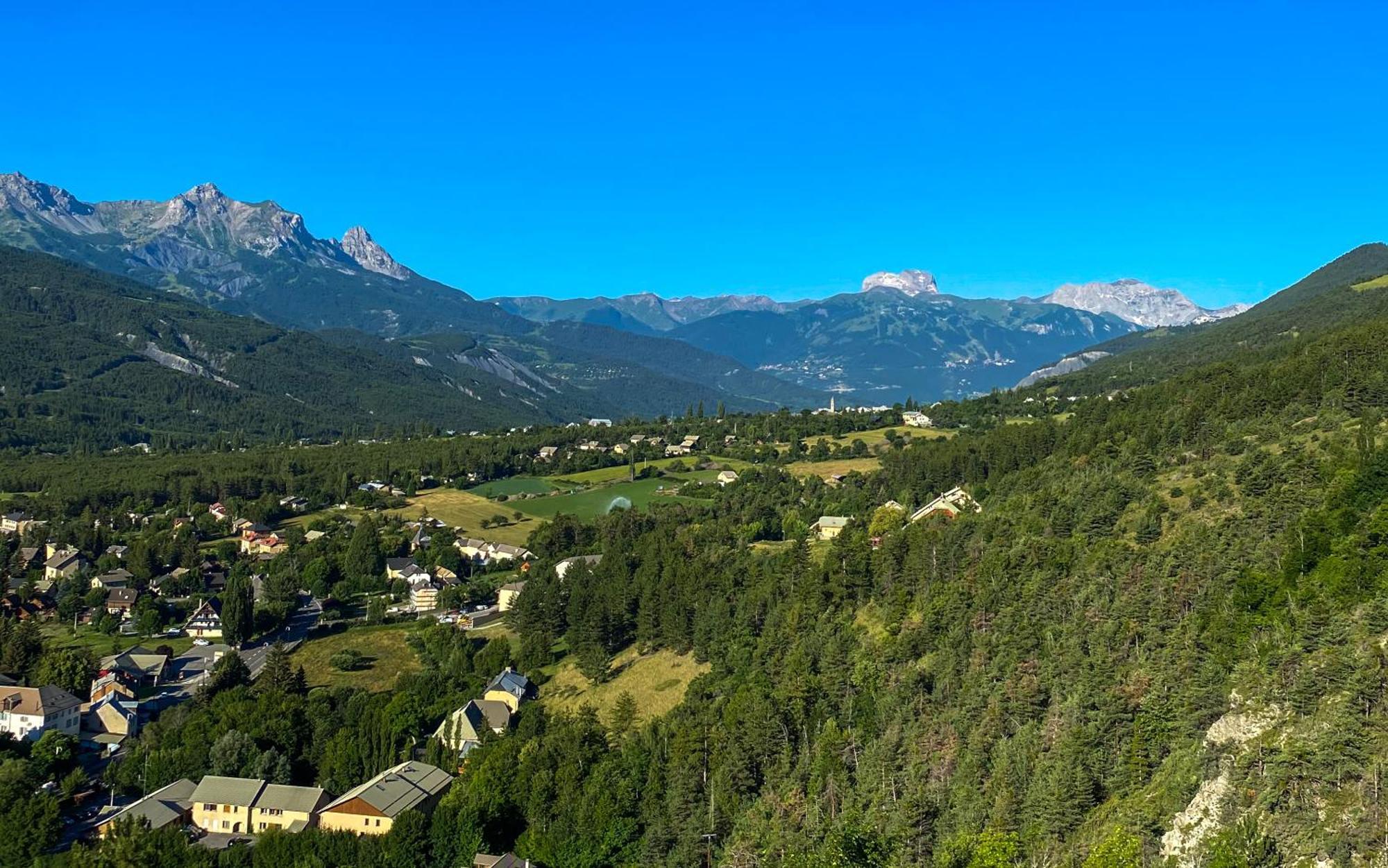 La Capitale - Les Gites De L Argile Barcelonnette Bagian luar foto